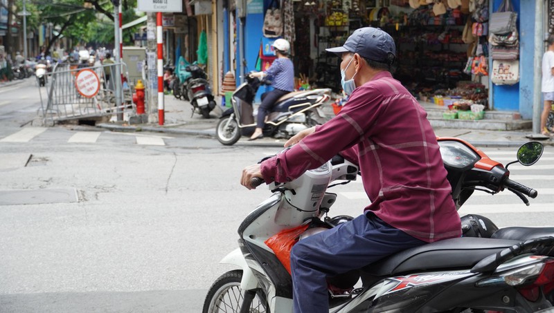 Cuộc đời lận đận của người vô gia cư trong... nhà mình