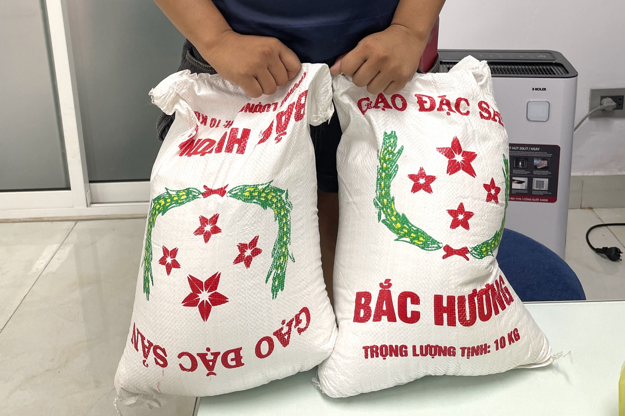 Hỗ trợ 600kg gạo cho gia đình trẻ trong chương trình Cắt đứt Vòng xoáy