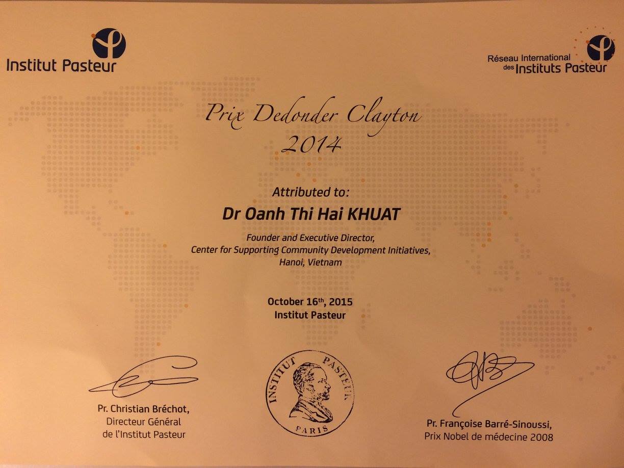 Giám đốc Khuất Thị Hải Oanh được nhận giải thưởng Dedonder Clayton năm 2014