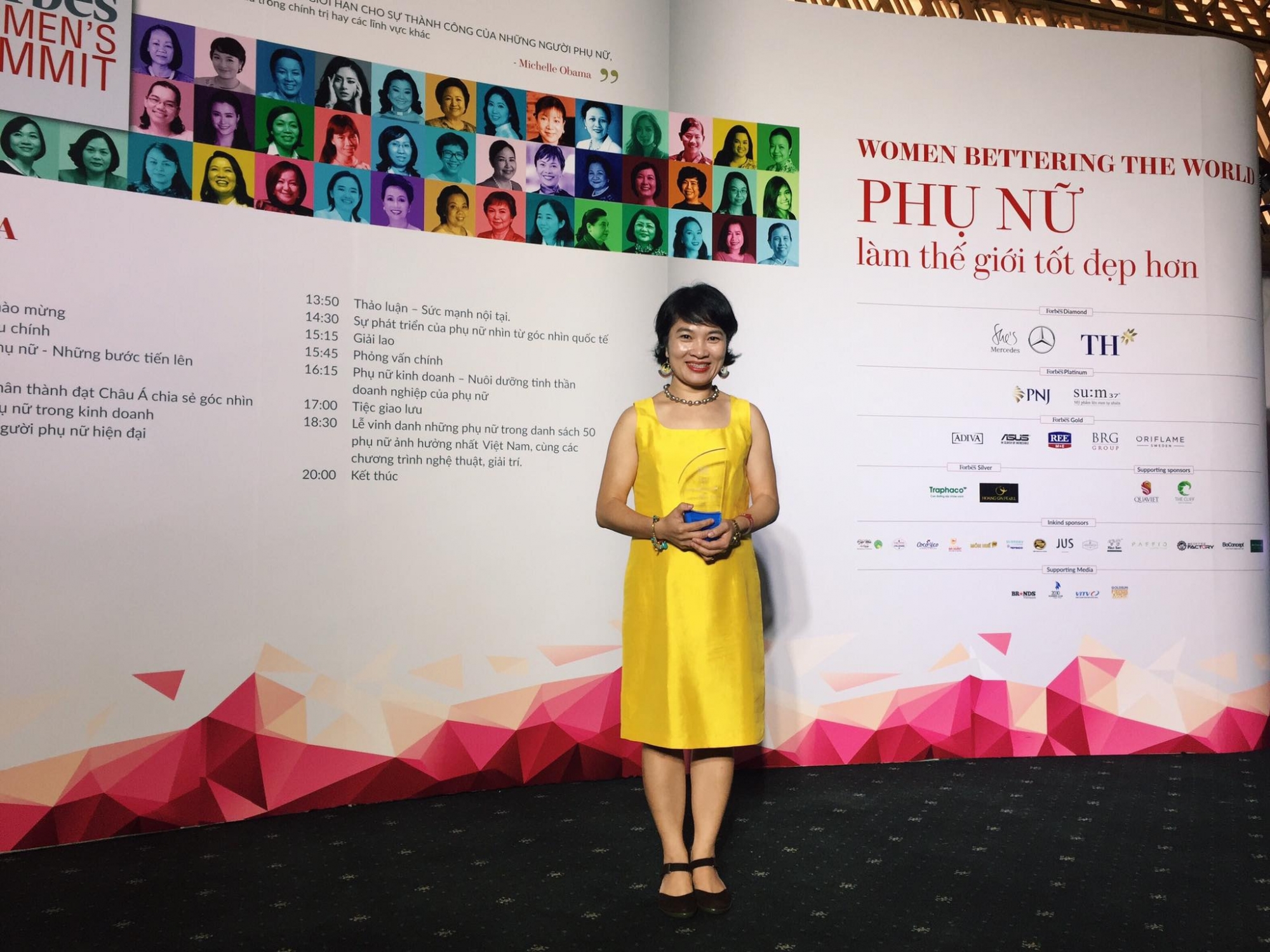 Giám đốc SCDI Khuất Thị Hải Oanh là 1 trong 50 người phụ nữ có ảnh hưởng nhất Việt Nam năm 2017 do Forbes bình chọn